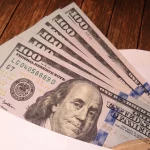 Mujer de Nueva York acusada de hurtar más de $1 millón de dólares a su empleador