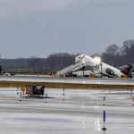 Tragedia en LaGuardia: pasajeros relatan los segundos de terror tras choque de avión de Air Canada con camión de bomberos